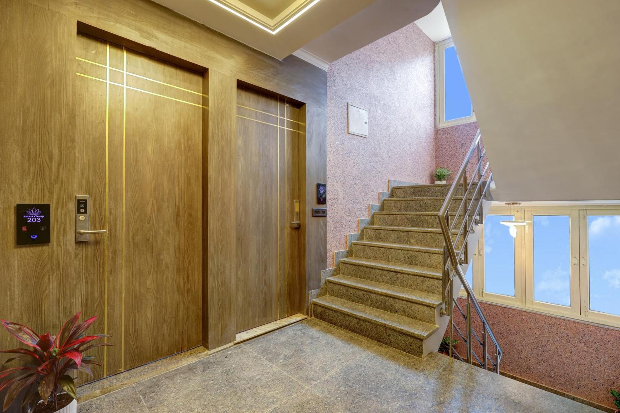 Hotel Armani Suites By Smart Group Új-Delhi Kültér fotó